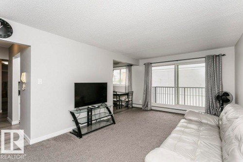 404 10320 113 Street, Edmonton, AB - Indoor