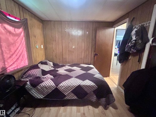 3260 Calling Lake Drive, Calling Lake, AB - Indoor Photo Showing Bedroom