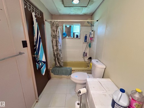 3260 Calling Lake Drive, Calling Lake, AB - Indoor Photo Showing Bathroom