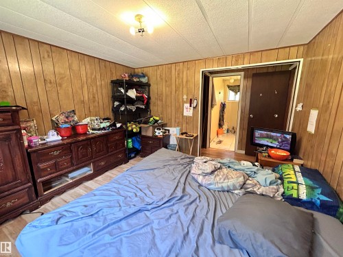 3260 Calling Lake Drive, Calling Lake, AB - Indoor Photo Showing Bedroom
