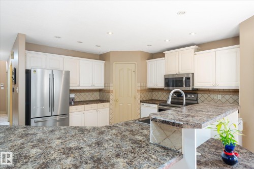 4908 187 Street, Edmonton, AB - Indoor Photo Showing Kitchen With Upgraded Kitchen