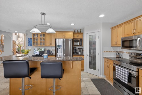 10671 180 Avenue, Edmonton, AB - Indoor Photo Showing Kitchen With Upgraded Kitchen