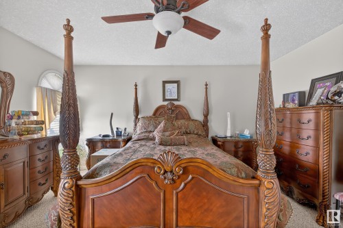 10671 180 Avenue, Edmonton, AB - Indoor Photo Showing Bedroom