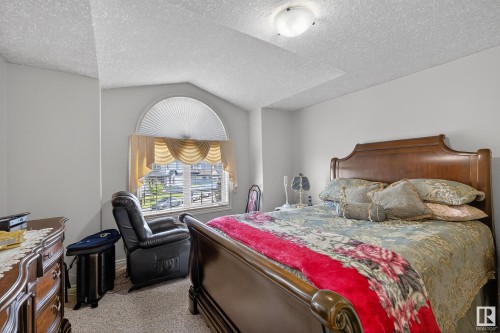10671 180 Avenue, Edmonton, AB - Indoor Photo Showing Bedroom