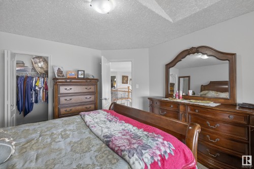 10671 180 Avenue, Edmonton, AB - Indoor Photo Showing Bedroom