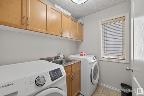 10671 180 Avenue, Edmonton, AB - Indoor Photo Showing Laundry Room