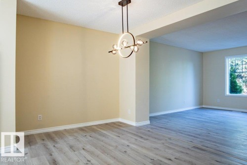 41 8304 11 Avenue, Edmonton, AB - Indoor Photo Showing Other Room