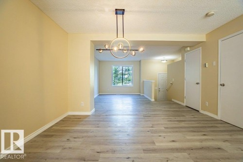 41 8304 11 Avenue, Edmonton, AB - Indoor Photo Showing Other Room