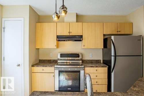 41 8304 11 Avenue, Edmonton, AB - Indoor Photo Showing Kitchen