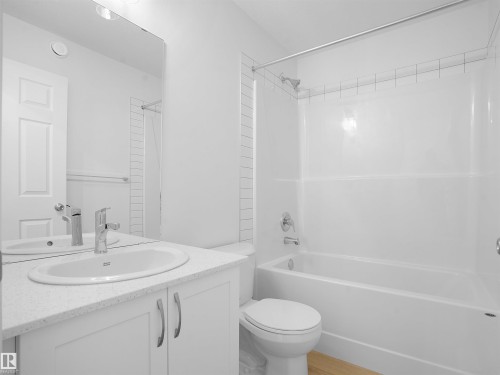 9716 Carson Place, Edmonton, AB - Indoor Photo Showing Bathroom