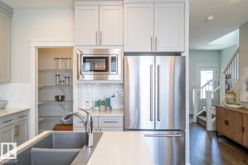 18166 73A Street, Edmonton, AB - Indoor Photo Showing Kitchen With Double Sink With Upgraded Kitchen
