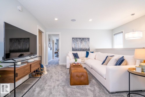 18166 73A Street, Edmonton, AB - Indoor Photo Showing Living Room