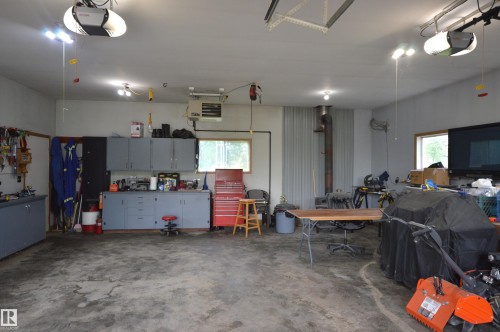 65001 Rge Rd 474, Rural Bonnyville M.D., AB - Indoor Photo Showing Garage