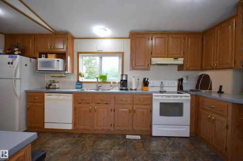 65001 Rge Rd 474, Rural Bonnyville M.D., AB - Indoor Photo Showing Kitchen With Double Sink