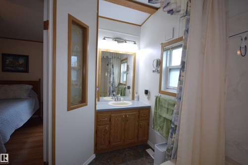 65001 Rge Rd 474, Rural Bonnyville M.D., AB - Indoor Photo Showing Bathroom