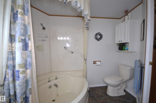 65001 Rge Rd 474, Rural Bonnyville M.D., AB - Indoor Photo Showing Bathroom
