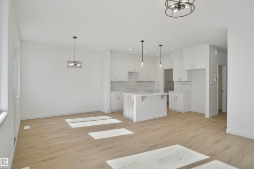 8504 183 Avenue, Edmonton, AB - Indoor Photo Showing Kitchen With Upgraded Kitchen