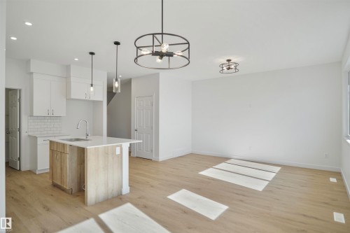8504 183 Avenue, Edmonton, AB - Indoor Photo Showing Kitchen