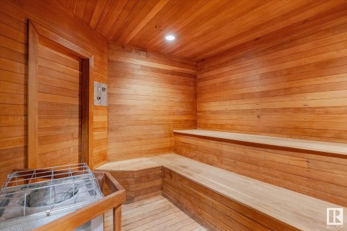 1002 9923 103 Street, Edmonton, AB - Indoor Photo Showing Other Room