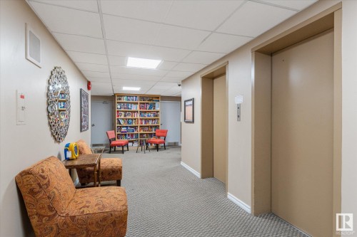 1002 9923 103 Street, Edmonton, AB - Indoor Photo Showing Other Room