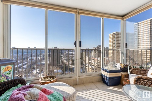 1002 9923 103 Street, Edmonton, AB - Indoor