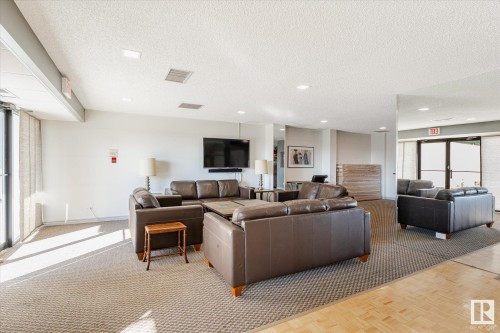 1002 9923 103 Street, Edmonton, AB - Indoor