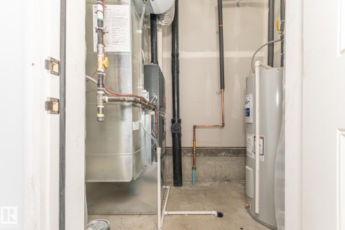 14 735 Allard Boulevard Sw, Edmonton, AB - Indoor Photo Showing Bathroom