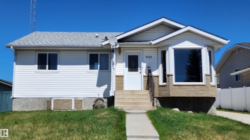5122 59 Avenue, Elk Point, AB - Outdoor With Facade