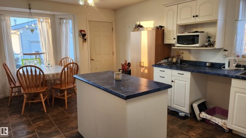 5122 59 Avenue, Elk Point, AB - Indoor