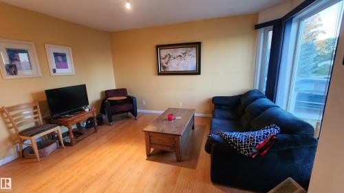 5122 59 Avenue, Elk Point, AB - Indoor Photo Showing Other Room