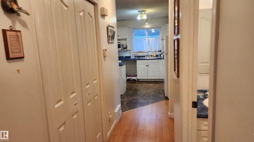 5122 59 Avenue, Elk Point, AB - Indoor Photo Showing Other Room