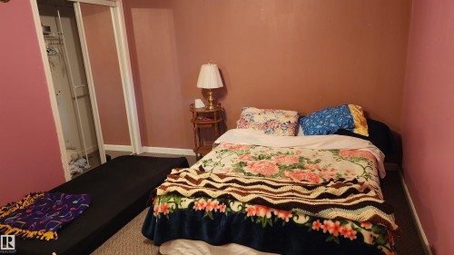 5122 59 Avenue, Elk Point, AB - Indoor Photo Showing Bedroom