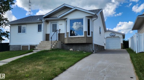 5122 59 Avenue, Elk Point, AB - Outdoor With Facade