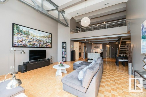 203 10009 102 Avenue, Edmonton, AB - Indoor Photo Showing Living Room