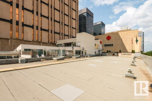 203 10009 102 Avenue, Edmonton, AB - Outdoor