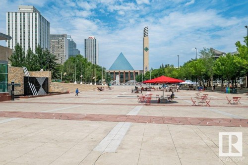 203 10009 102 Avenue, Edmonton, AB - Outdoor