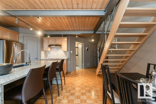 203 10009 102 Avenue, Edmonton, AB - Indoor Photo Showing Kitchen