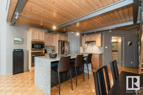 203 10009 102 Avenue, Edmonton, AB - Indoor Photo Showing Other Room