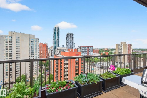 1601 10045 118 Street, Edmonton, AB - Outdoor