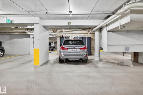 1601 10045 118 Street, Edmonton, AB - Indoor Photo Showing Garage