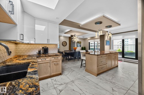 1601 10045 118 Street, Edmonton, AB - Indoor Photo Showing Kitchen