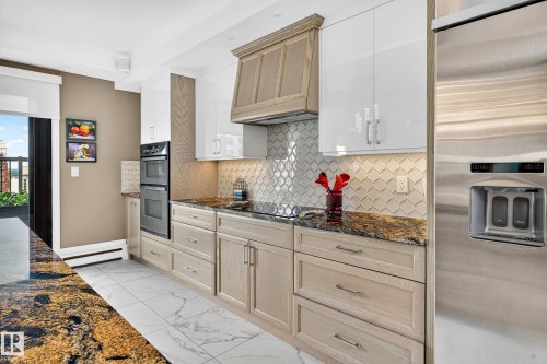 1601 10045 118 Street, Edmonton, AB - Indoor Photo Showing Kitchen With Upgraded Kitchen