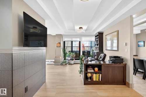 1601 10045 118 Street, Edmonton, AB - Indoor