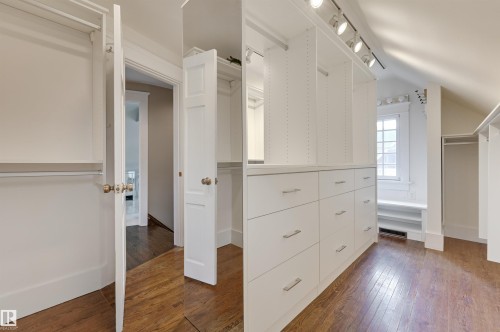 10226 Connaught Drive, Edmonton, AB - Indoor