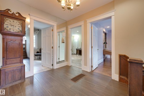 10226 Connaught Drive, Edmonton, AB - Indoor Photo Showing Other Room