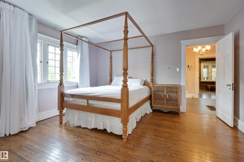 10226 Connaught Drive, Edmonton, AB - Indoor Photo Showing Bedroom
