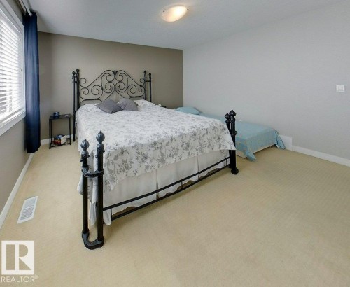 15 7289 South Terwillegar Drive, Edmonton, AB - Indoor Photo Showing Bedroom