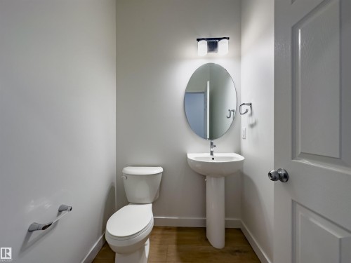 9732 Carson Place, Edmonton, AB - Indoor Photo Showing Bathroom