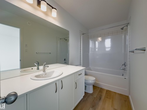 9732 Carson Place, Edmonton, AB - Indoor Photo Showing Bathroom