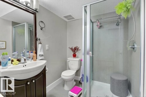 10806 72 Avenue, Edmonton, AB - Indoor Photo Showing Bathroom